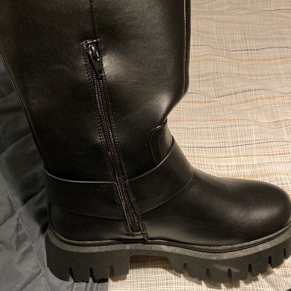 Asos knee high NEW sz 7Wide black boots w/side buckle and zipper - Picture 9 of 9